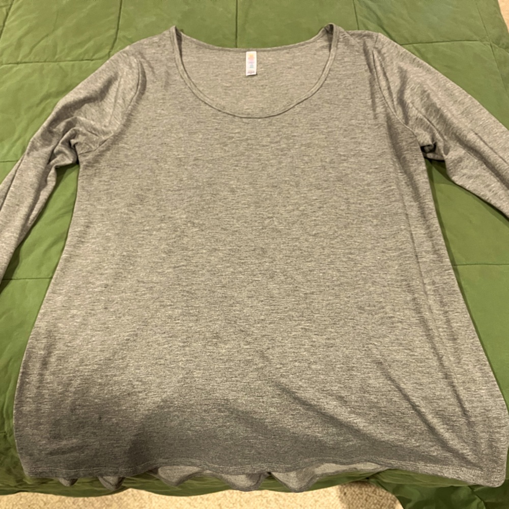 EUC XL LuLaRoe Lynnae Heather grey top
